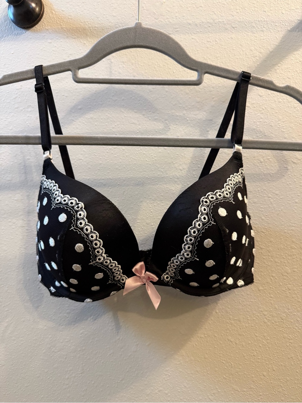 Victoria's Secret Black Polka Dot Lace-Trim Push-Up Bra with Pink Bow